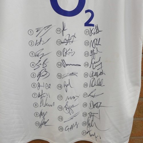 829 - An England Rugby shirt, 2015/16, signed by the team