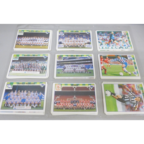 668 - Football stickers issued by Merlin from their 1995 Premier League set, 450 in total - duplication, m... 