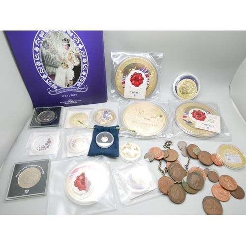 914 - A collection of coins and medallions