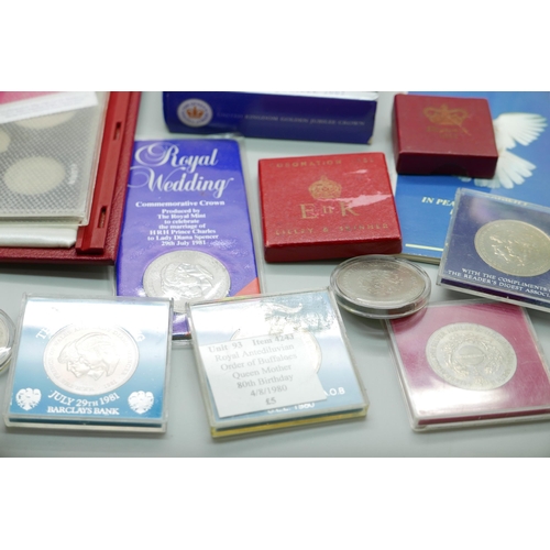 926 - A collection of coin sets including UK 1991 and 1992, Queen Elizabeth The Queen Mother, 1993 UK proo... 