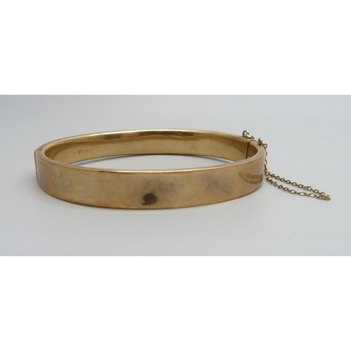 947 - A 9ct gold bangle, Birmingham 1973, 12.2g