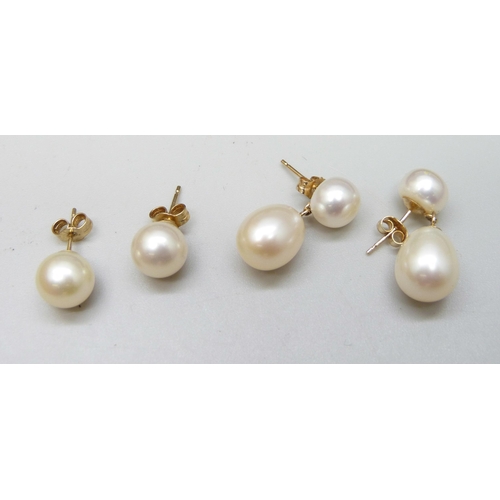 954 - A cultured pearl necklace, bracelet and two pairs of pearl earrings, all 9ct gold mounted, the pearl... 