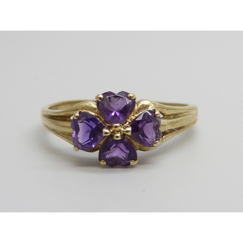 966 - A 9ct gold amethyst cluster ring2.2g, X