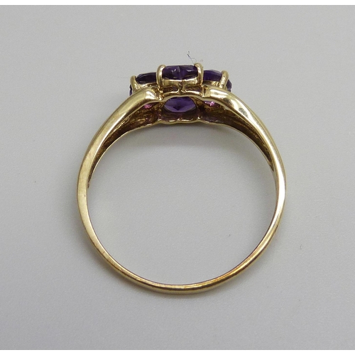 966 - A 9ct gold amethyst cluster ring2.2g, X