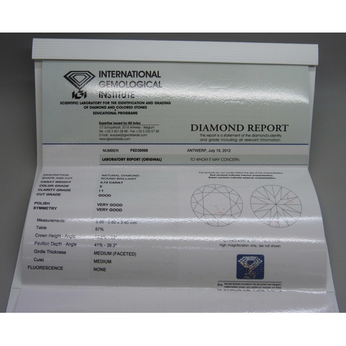 978 - A handmade platinum and diamond ring, full documentation and GIA diamond certification, 0.72ct weigh... 