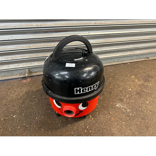 5123 - A Henry vacuum cleaner - no attachments