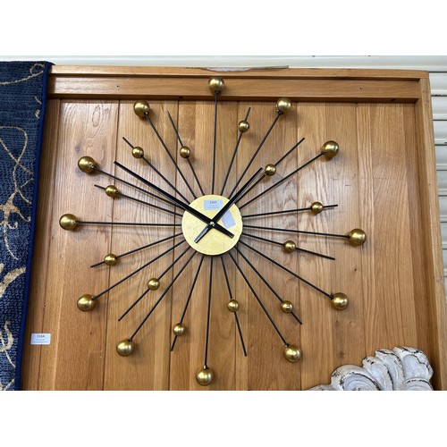 3163 - A retro sunburst clock