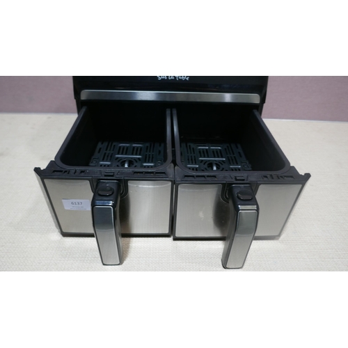 6137 - Sur La Table Air Fryer (338-116) *This lot is subject to Vat