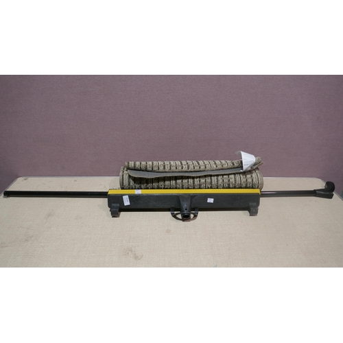 6150 - Power Grip Hv Broom And A Multy Floor Runner (24X72