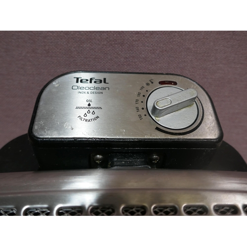 6157 - Tefal Fryer (338-110) *This lot is subject to Vat