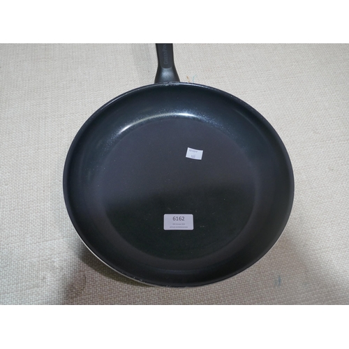 6162 - Greenpan Fry Pan (338-107) *This lot is subject to Vat