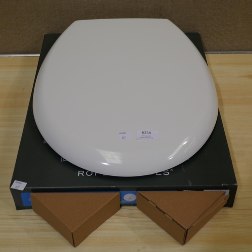 6254 - Roper Rhodes Secure Fix Toilet Seat (338-222) *This lot is subject to Vat