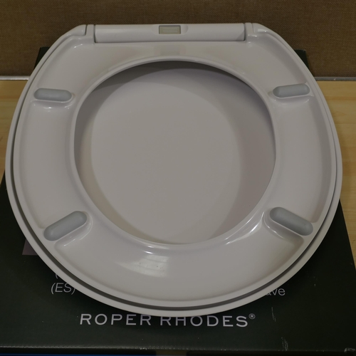 6254 - Roper Rhodes Secure Fix Toilet Seat (338-222) *This lot is subject to Vat