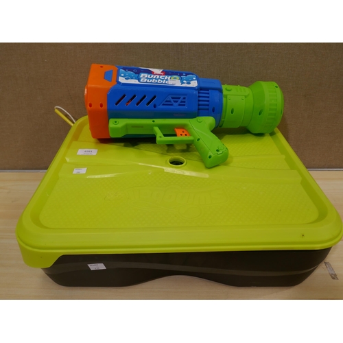 6261 - Swingball All Surface Pro, Zuru Bunch O Bubbles Mega Bubble Blaster (338-233,254) *This lot is subje... 