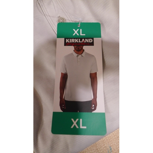 6232 - A quantity of mens polo shirts in white, various sizes (L337) *This lot is subject to VAT