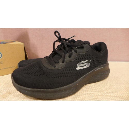 6280 - Skechers trainers in black, size UK 8, Term Splash Wonder Wellies, childrens in pink, size UK 13/1  ... 