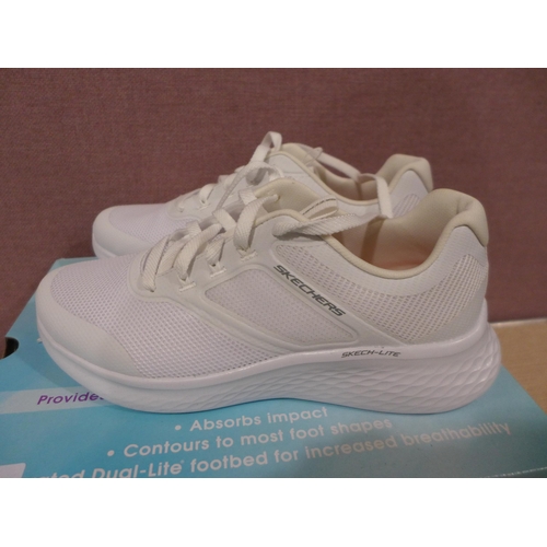 6285 - Skechers Uniform Avenue trainers, white, size UK 4.5 (L337)  *This lot is subject to VAT