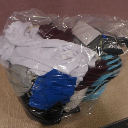 6298 - A quantity of mixed branded clothing to include DKNY, Ted Baker, Levis, Tommy Hilfiger, Addidas, etc... 