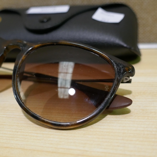 6078 - Rayban Tortoise Sunglasses (338-263) *This lot is subject to Vat