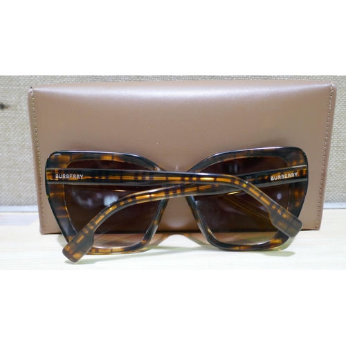 6082 - Burberry Brown Check Plastic Sunglasses (338-99) *This lot is subject to Vat