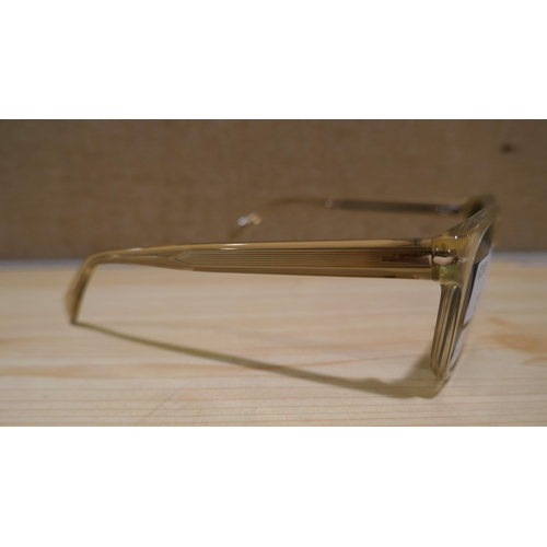 6091 - David Beckham crystal Plastic Sunglasses (338-227) *This lot is subject to Vat