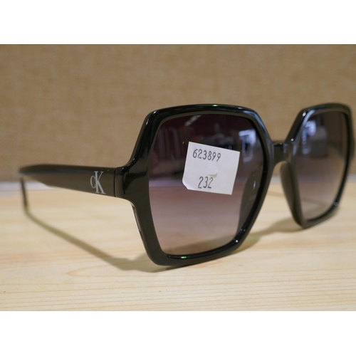 6094 - Calvin Klein Black Plastic Sunglasses (338-232) *This lot is subject to Vat