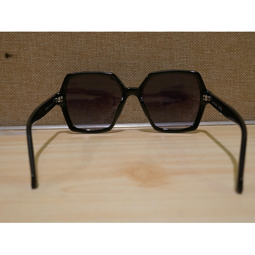 6094 - Calvin Klein Black Plastic Sunglasses (338-232) *This lot is subject to Vat