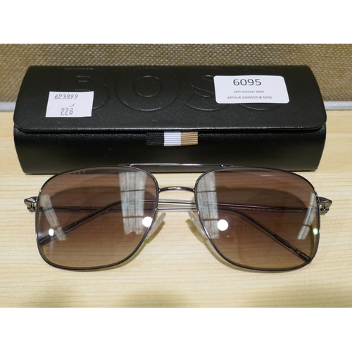 6095 - Hugo Boss Gunmetal Sunglasses (338-228) *This lot is subject to Vat