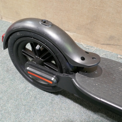 6108 - Li-fe 250 Air electric scooter - No Charging Lead