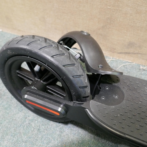 6108 - Li-fe 250 Air electric scooter - No Charging Lead