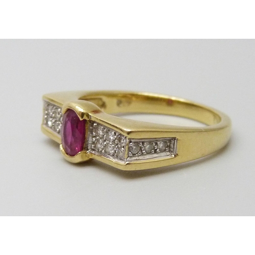 7012 - An 18ct gold ring set with a central ruby and diamonds, 5.5g, N/O