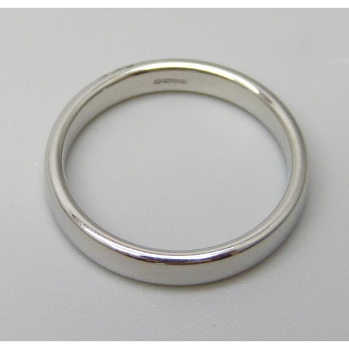 7061 - A platinum 3mm band ring, 4.9g, L/M