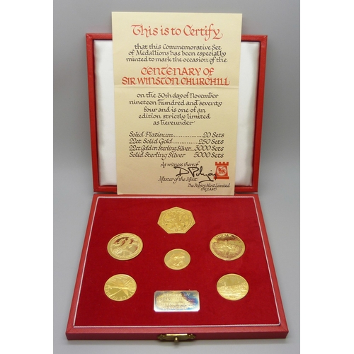 7066 - A 22ct gold coin set - Centenary of Sir Winston Churchill 1874-1974 commemorative medallions, limite... 