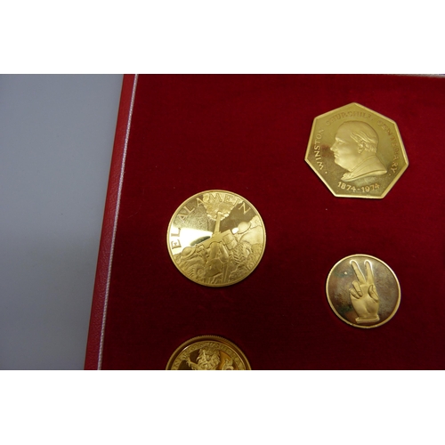 7066 - A 22ct gold coin set - Centenary of Sir Winston Churchill 1874-1974 commemorative medallions, limite... 