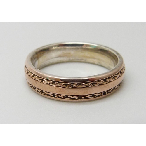 7073 - An argentium 958 silver ring with rose gold overlay, 5.1g, P/Q