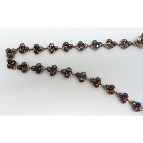 7081 - A Bohemian garnet cluster necklace, 22g, pendant 5cm, chain 40cm