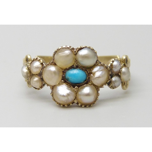 7083 - A Georgian yellow metal mourning ring set with seed pearls and turquoise, tests as high carat gold, ... 