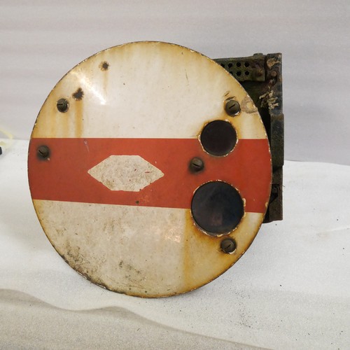 9007 - A BRM ground signal lamp and disc. Disc diameter 39.5cm. To be sold with no reserve.