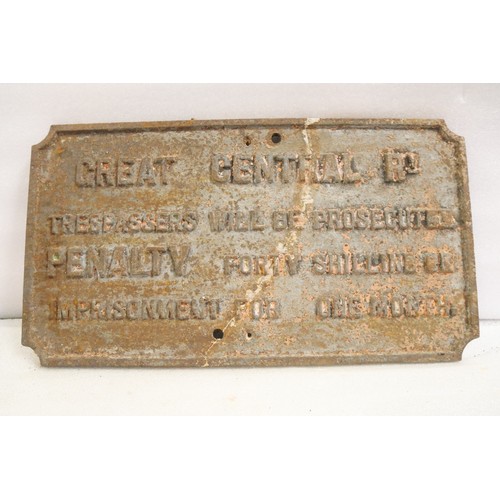 9039 - A cast iron Great Central Railway trespass notice sign a/f. 47 x 59cm HxW. To be sold with no reserv... 