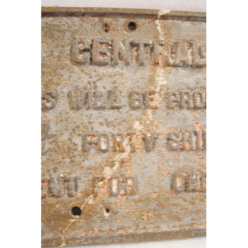 9039 - A cast iron Great Central Railway trespass notice sign a/f. 47 x 59cm HxW. To be sold with no reserv... 