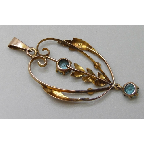 7095 - A 9ct gold Art Nouveau pendant, 1.6g, 4cm