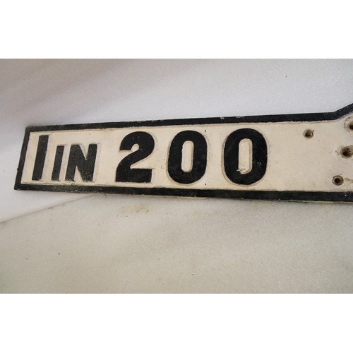 9068 - A cast iron railway gradient marker 1 in 200 and LEVEL . Measures 14 x 126cm HxW. To be sold with no... 