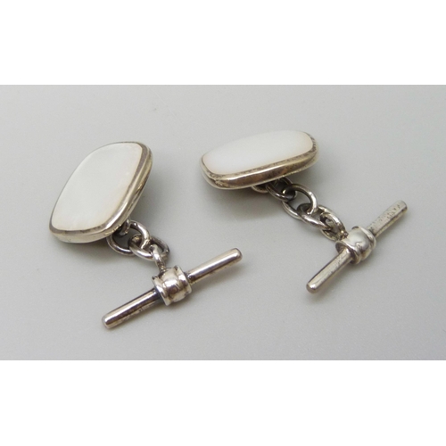 7120 - A pair of silver and mother of pearl cufflinks, 7.2g