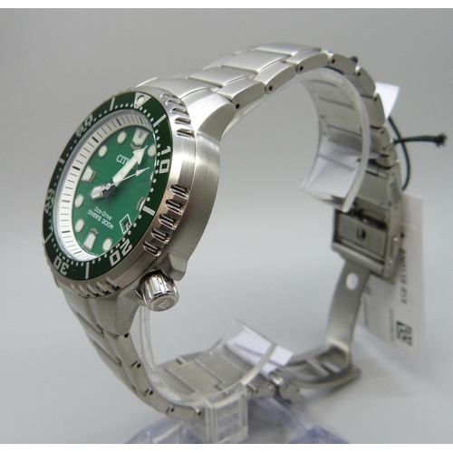 7201 - A Citizen Eco-Drive Diver's wristwatch with green dial and bezel, 44mm case, boxed