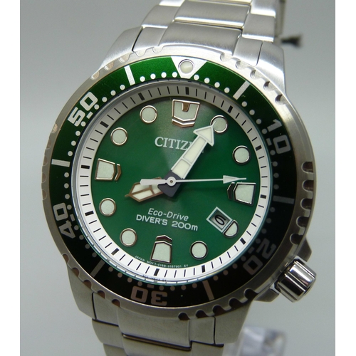 7201 - A Citizen Eco-Drive Diver's wristwatch with green dial and bezel, 44mm case, boxed