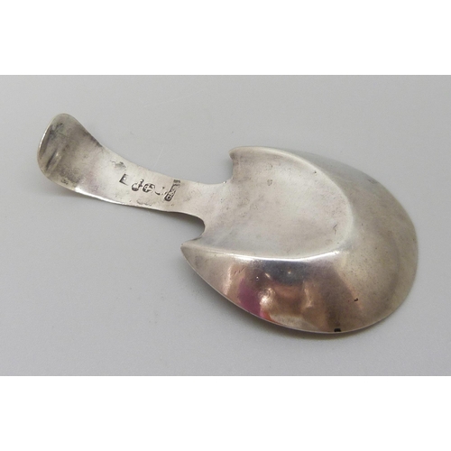 7218 - A Georgian silver caddy spoon, 1806 or 1807, Birmingham, 6.7g, 6.7cm