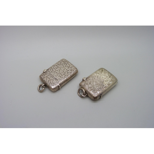 7225 - Two silver vesta cases, 34g total weight, largest 3.8 x 2.6cm