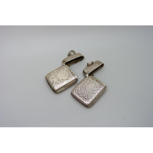 7225 - Two silver vesta cases, 34g total weight, largest 3.8 x 2.6cm