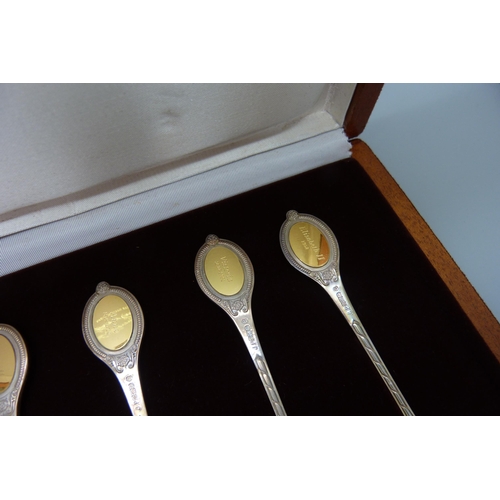 7238 - A Sovereign Queens Spoon Collection, sterling silver with 24 carat gold on sterling silver cameos, c... 