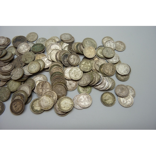 7289 - A large collection of mainly 3d coins, 150g of pre 1920, 122g of 1920 to 1946